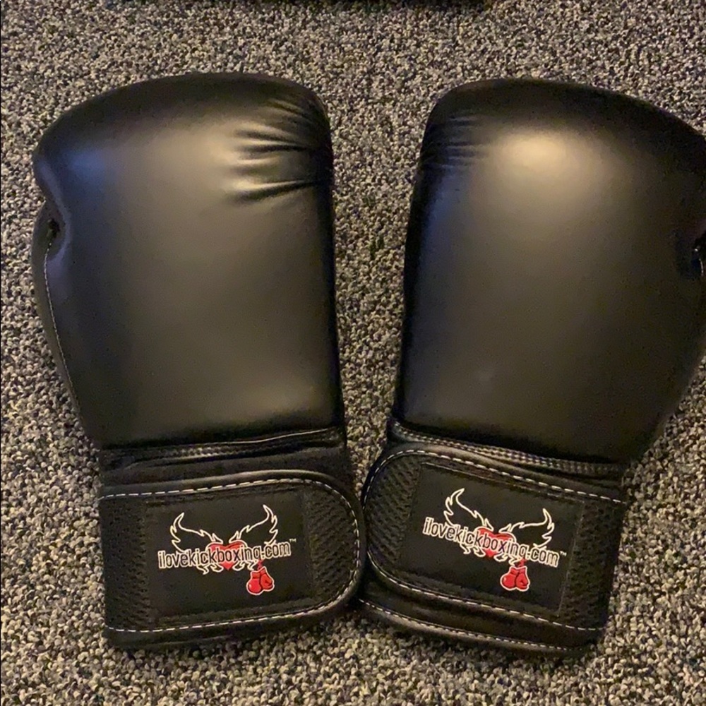 ILoveKickboxing gloves